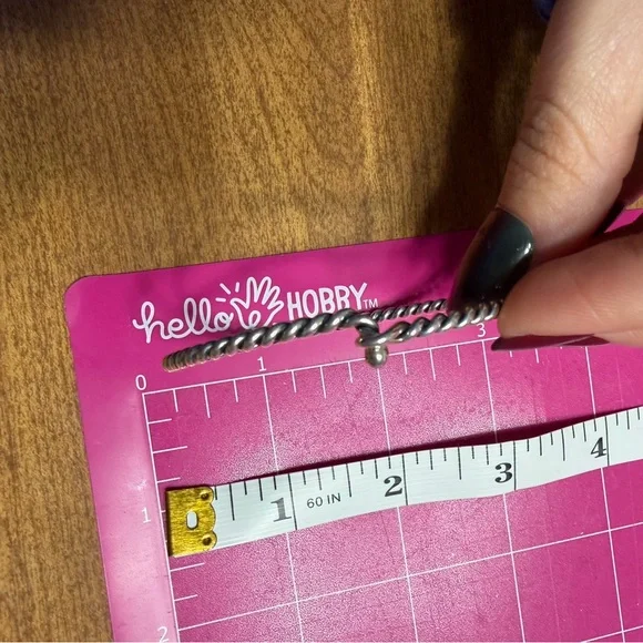 James Avery Twisted Silver Hook On Bracelet - Picture 2 of 4